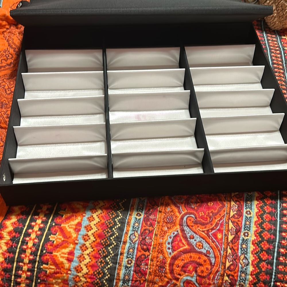 18 spaces  for sun glasses